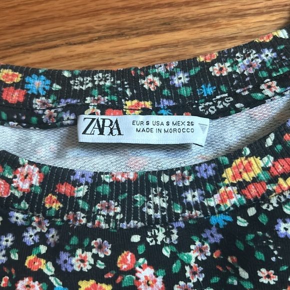 Zara Cropped Floral Sweatshirt - Picture 4 of 8